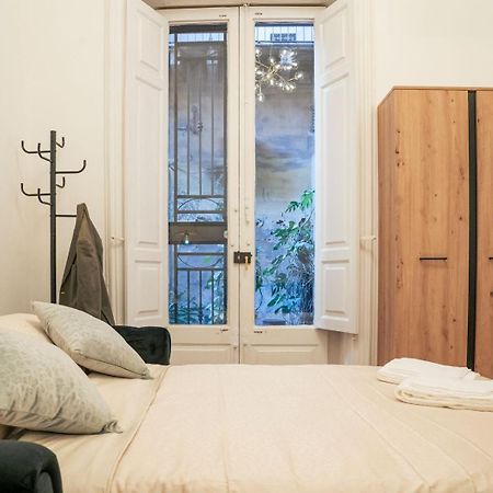 Elegant Design Apartment In Historical City Center คาตาเนีย ภายนอก รูปภาพ