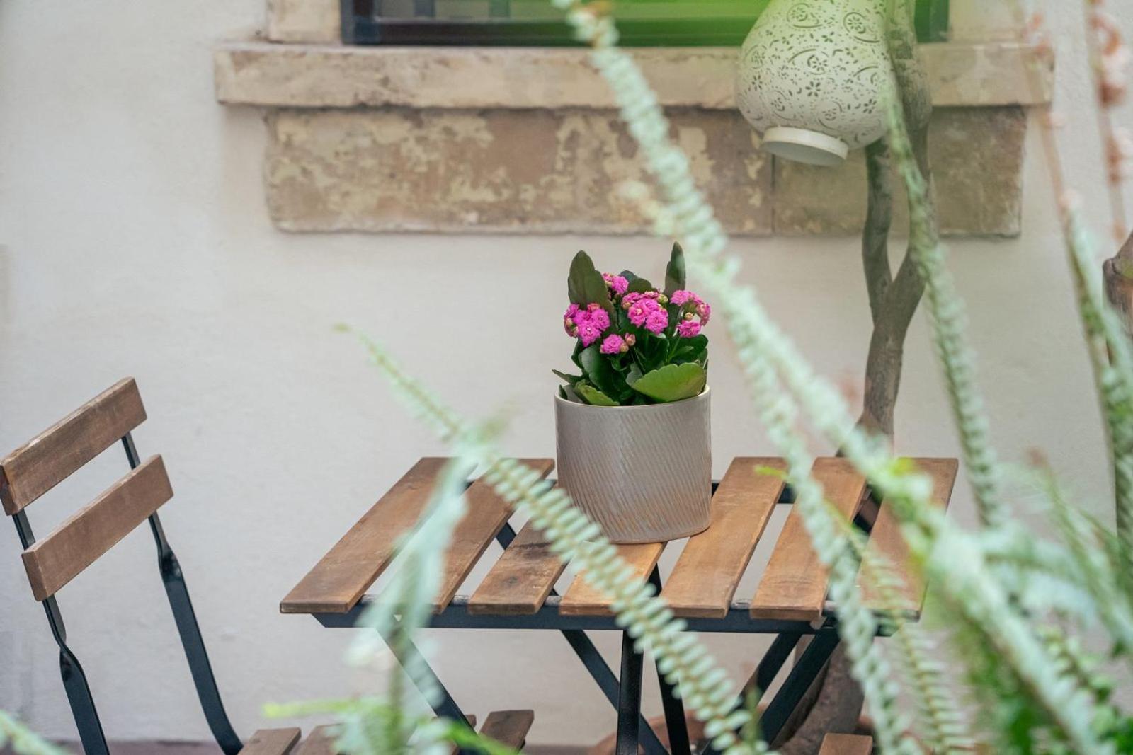 Elegant Design Apartment In Historical City Center คาตาเนีย ภายนอก รูปภาพ