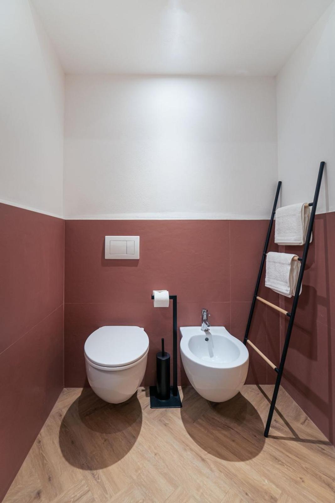 Elegant Design Apartment In Historical City Center คาตาเนีย ภายนอก รูปภาพ